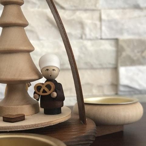 Christmas Pyramid (Medium)- Christmas Bakery